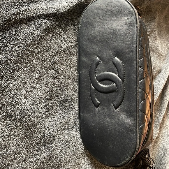 Vintage 1980 Chanel Lambskin tote - Picture 4 of 10